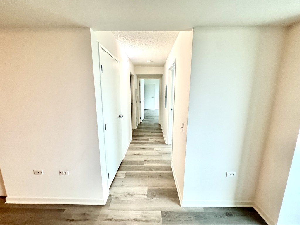 9725 Woods Drive - Photo 9