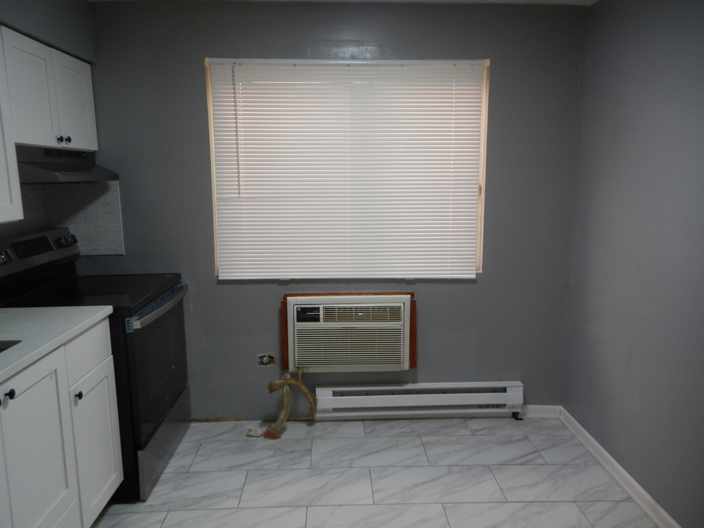 704 W 111th Street - Photo 8