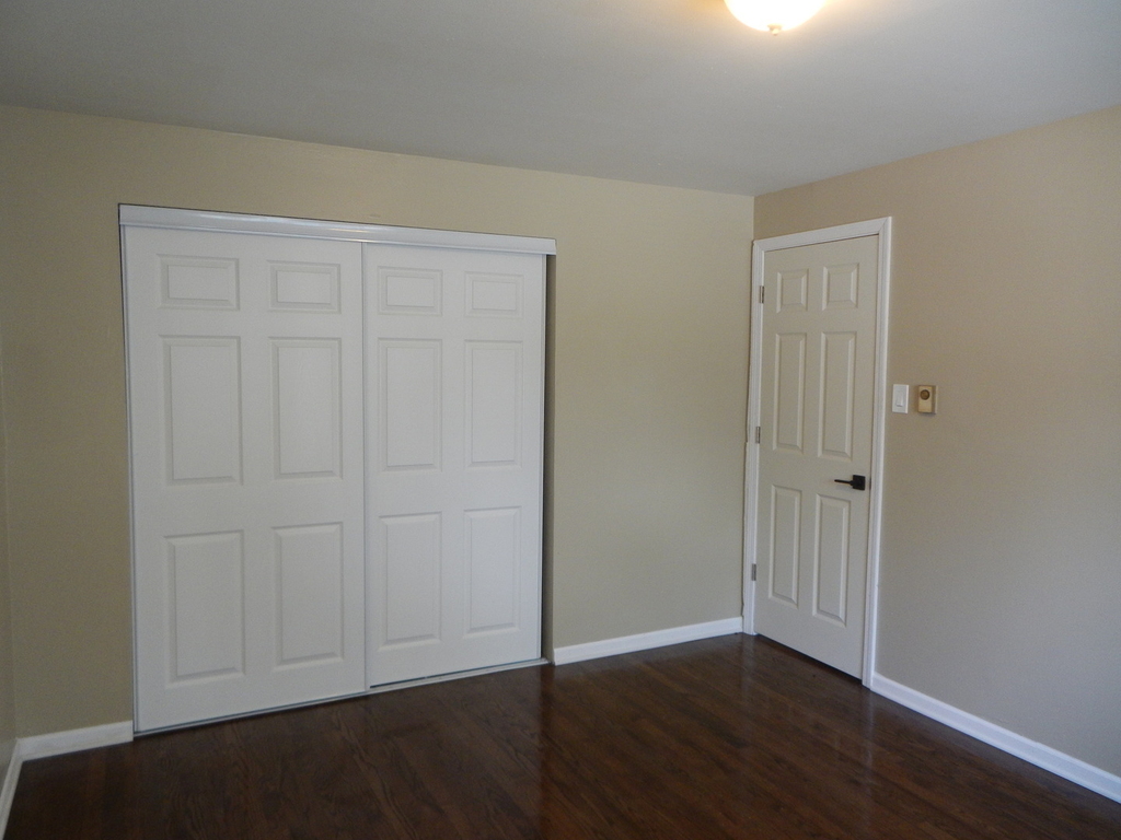 704 W 111th Street - Photo 18