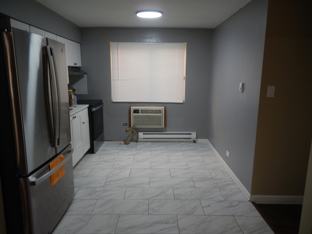 704 W 111th Street - Photo 5