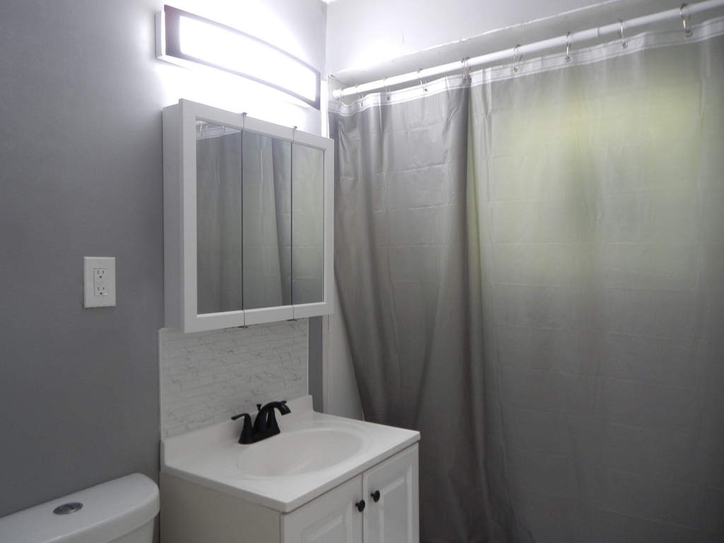 704 W 111th Street - Photo 12