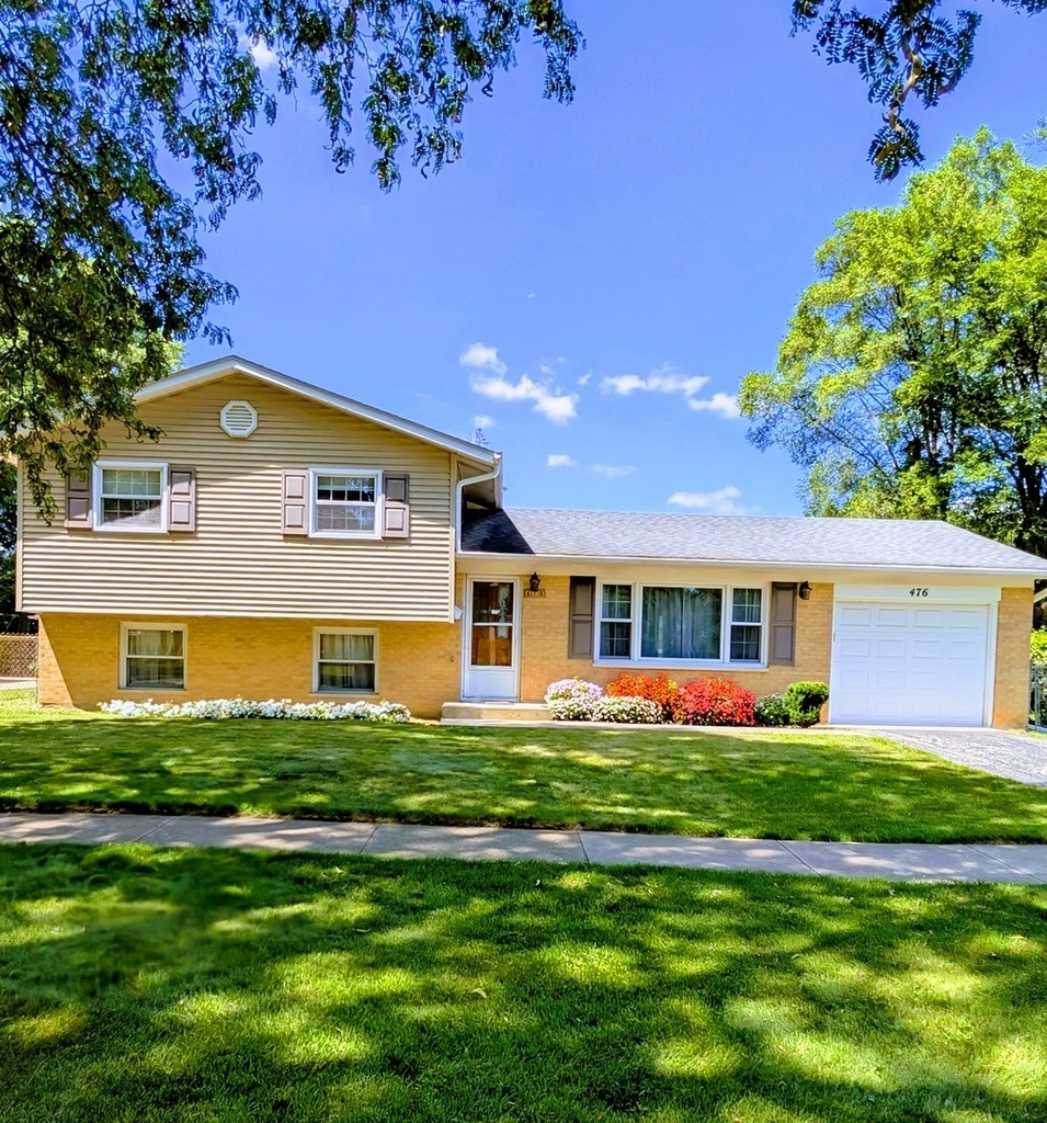 476 Raupp Boulevard - Photo 0