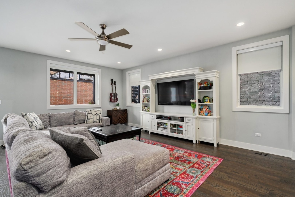 1516 W Ohio Street - Photo 12