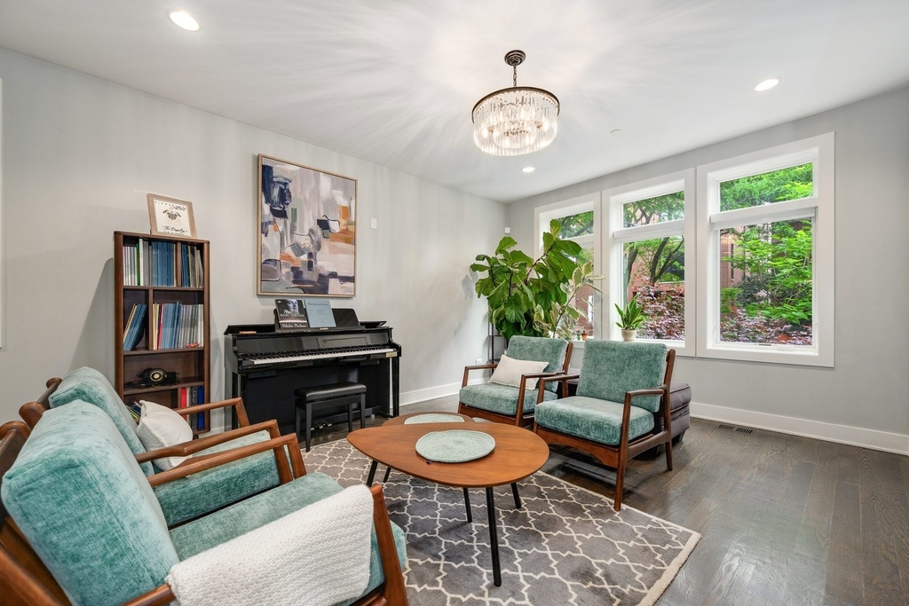 1516 W Ohio Street - Photo 2