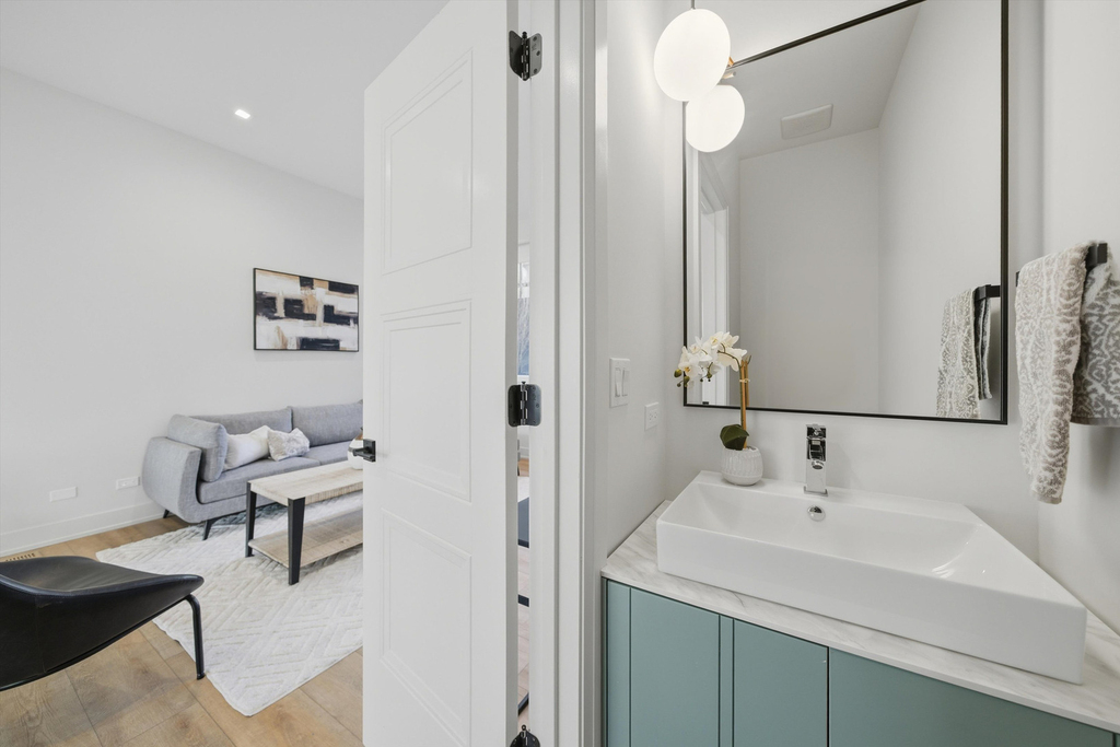 4256 W Belmont Avenue - Photo 13