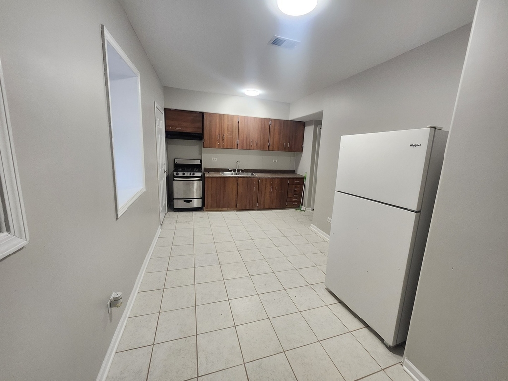 4807 S Wabash Avenue - Photo 2