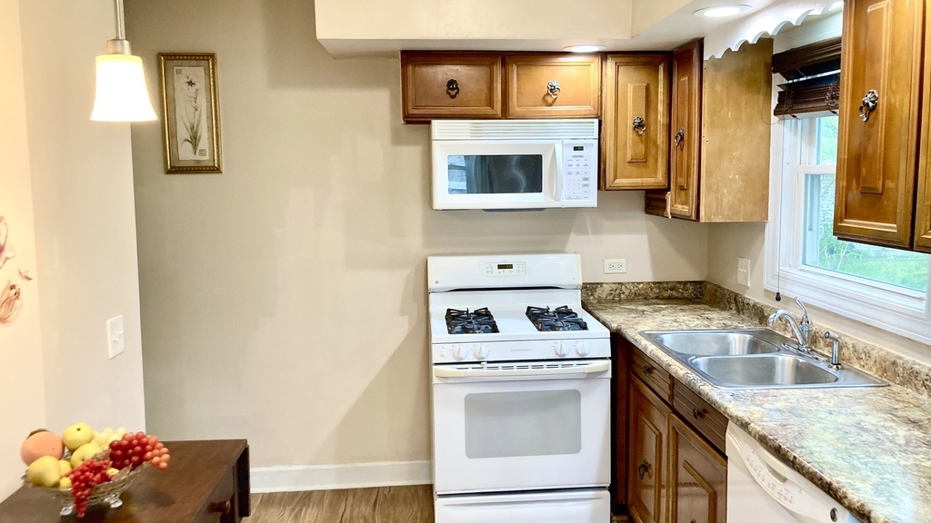 207 Village Road - Photo 7