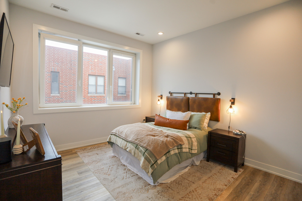 2402 W Carmen Avenue - Photo 8