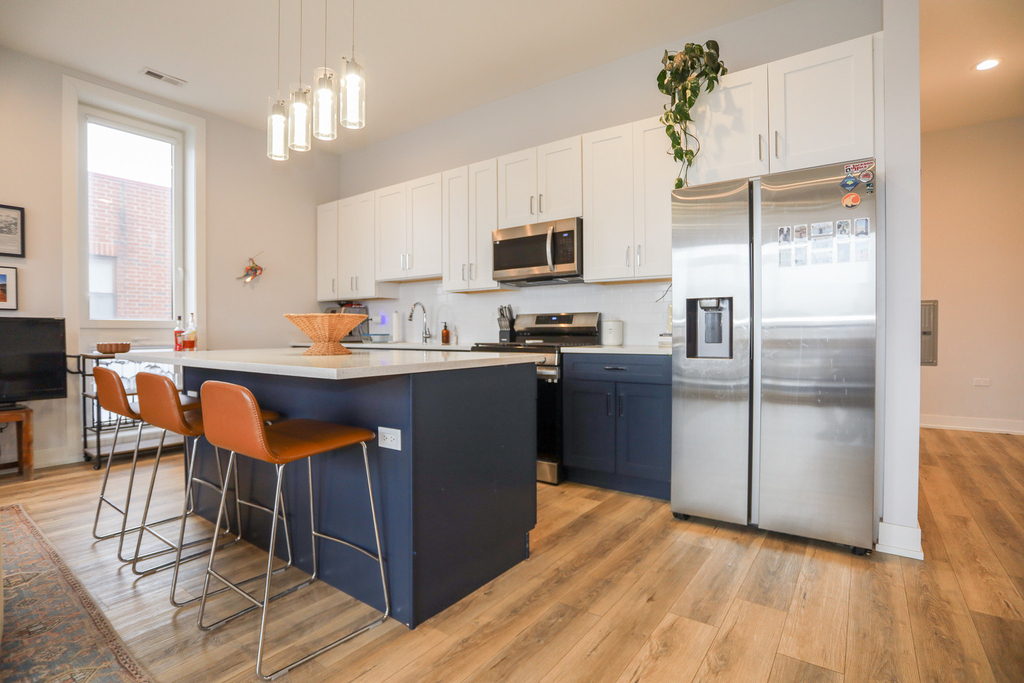 2402 W Carmen Avenue - Photo 1
