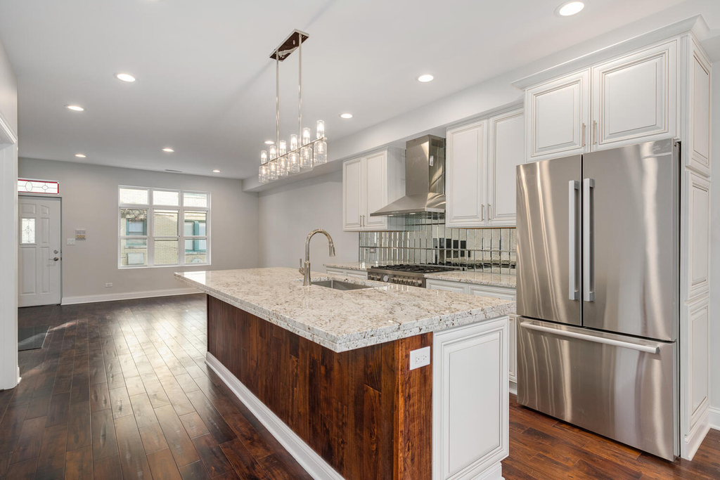 1919 N Drake Avenue - Photo 5
