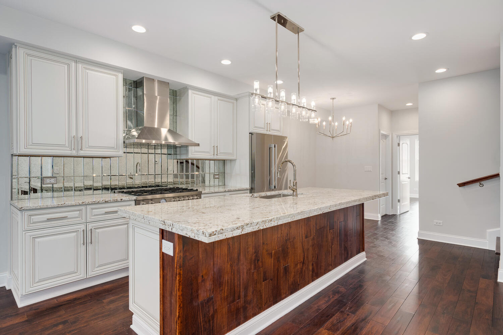 1919 N Drake Avenue - Photo 4