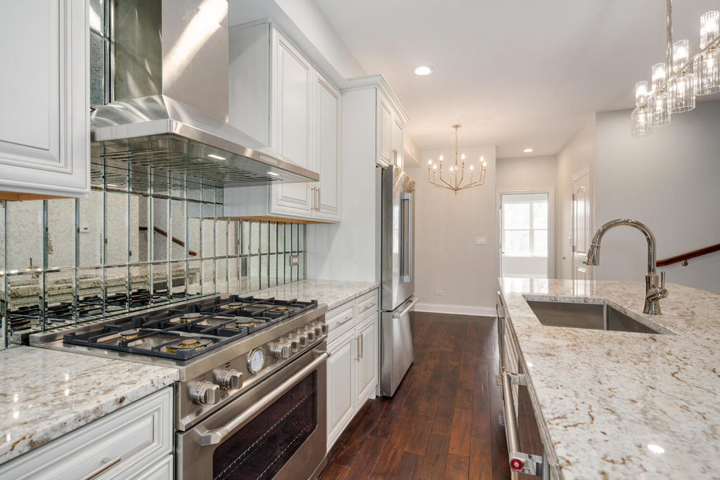1919 N Drake Avenue - Photo 7