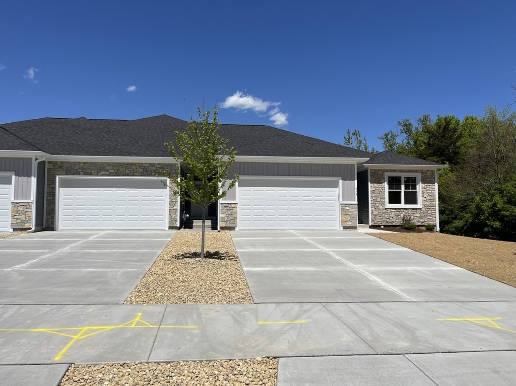 974 Meadow Lane - Photo 0