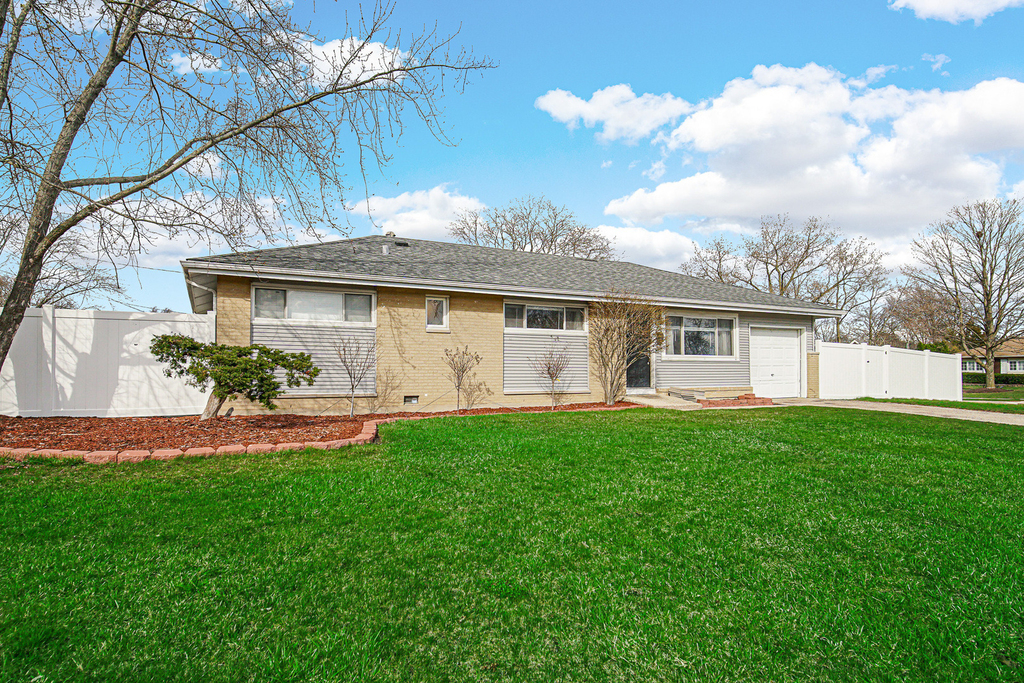 310 Maricopa Lane - Photo 1