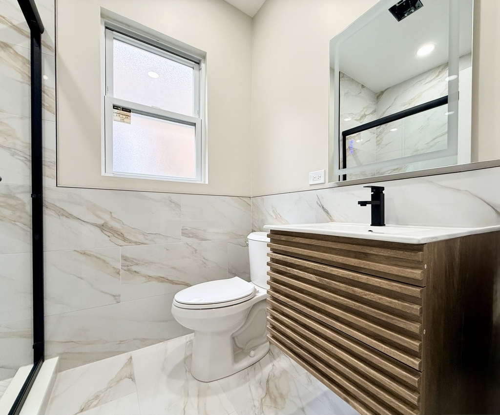 5536 N Spaulding Avenue - Photo 4