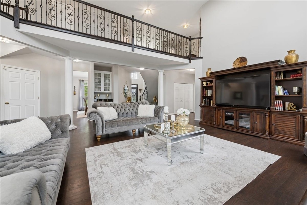 5423 Swan Circle - Photo 8