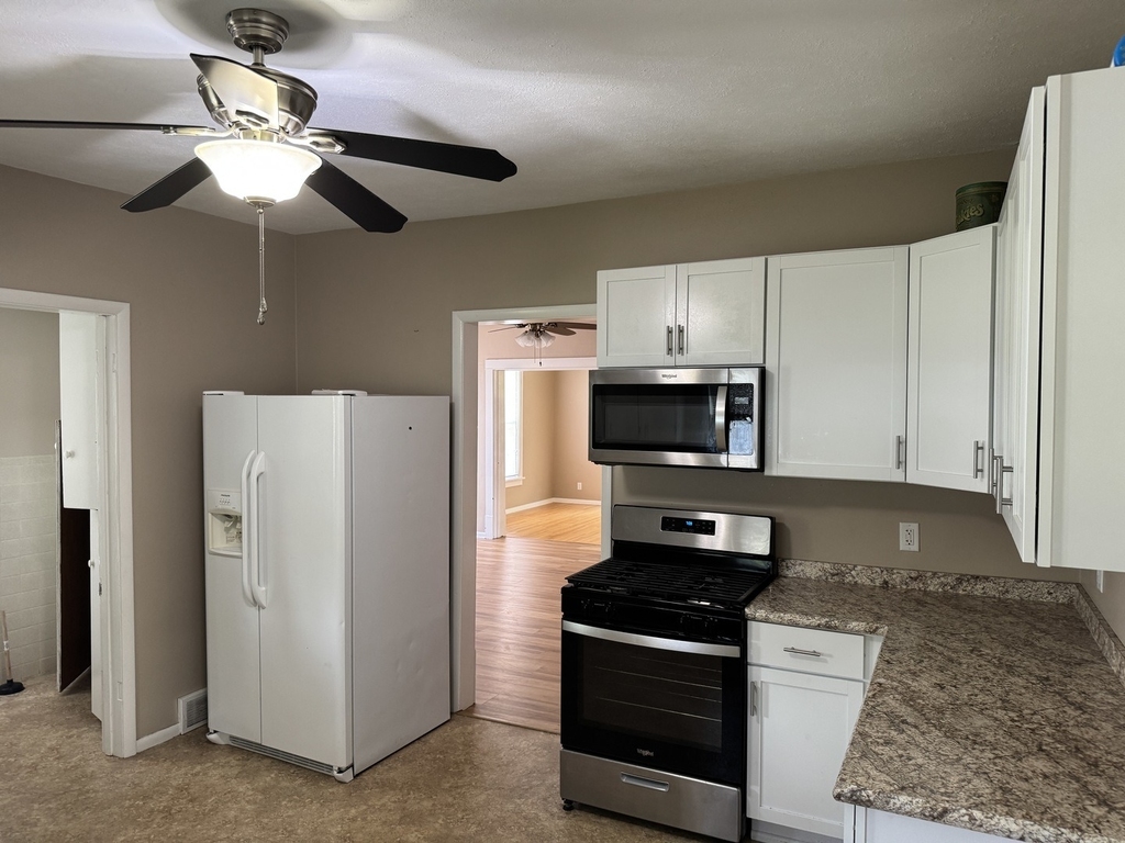 121 Terwilliger Street - Photo 1