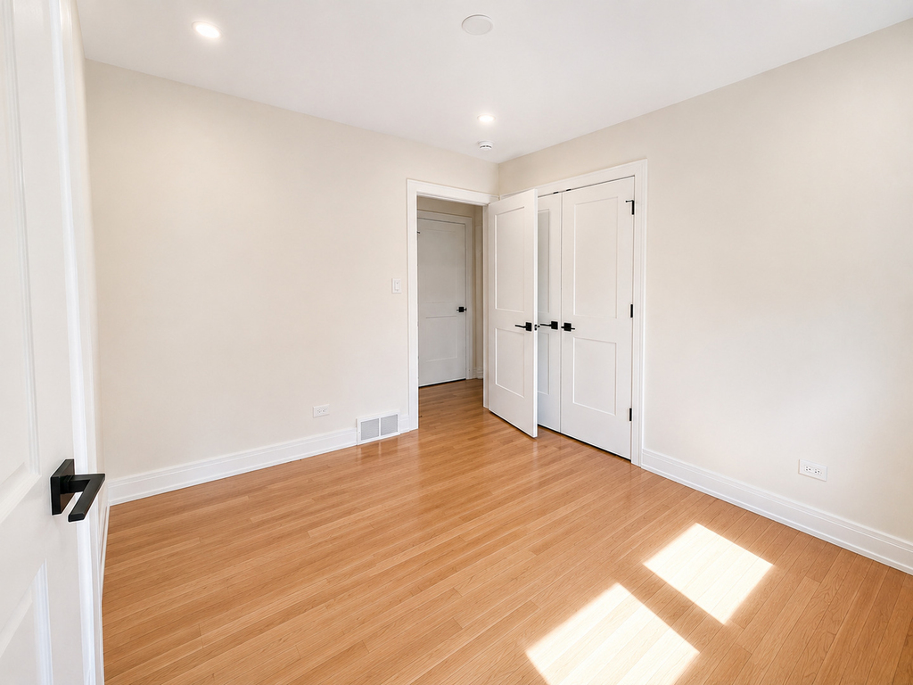 307 N Fairview Avenue N - Photo 17