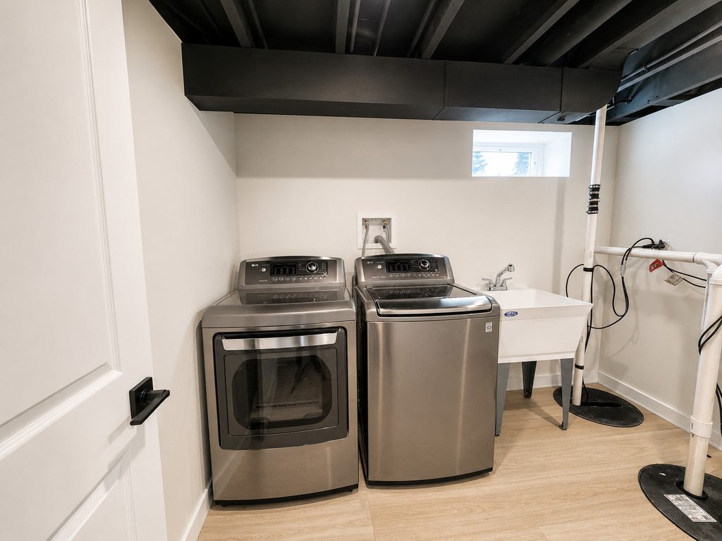 307 N Fairview Avenue N - Photo 24