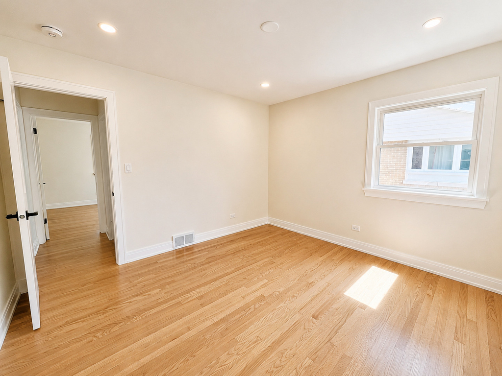 307 N Fairview Avenue N - Photo 14