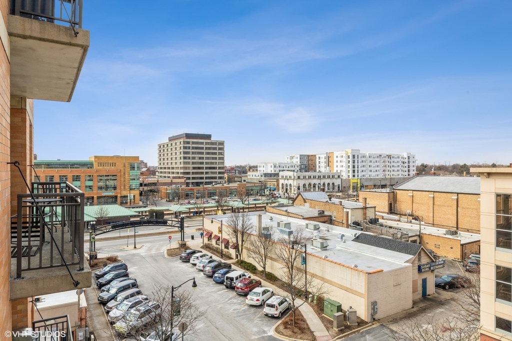 647 Metropolitan Way - Photo 13