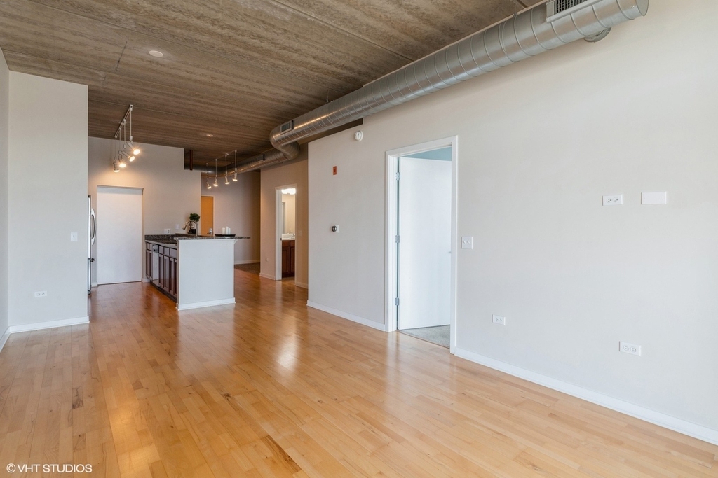 647 Metropolitan Way - Photo 3