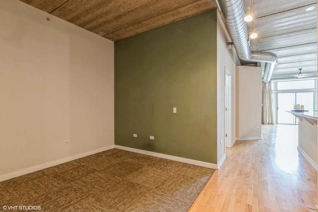 647 Metropolitan Way - Photo 7