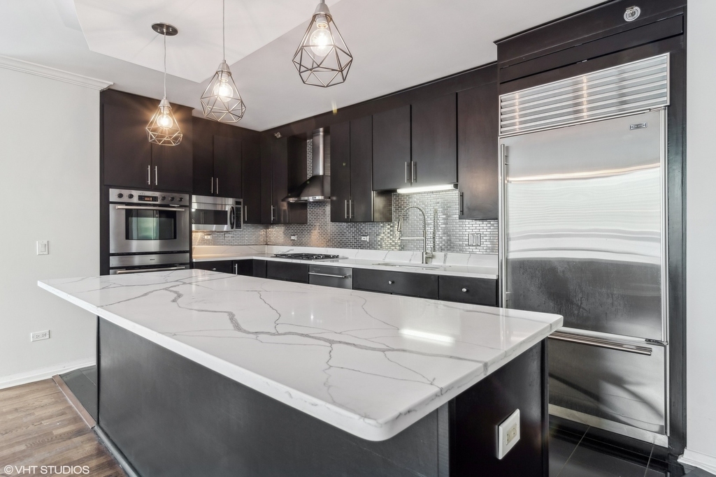 33 W Ontario Street - Photo 10