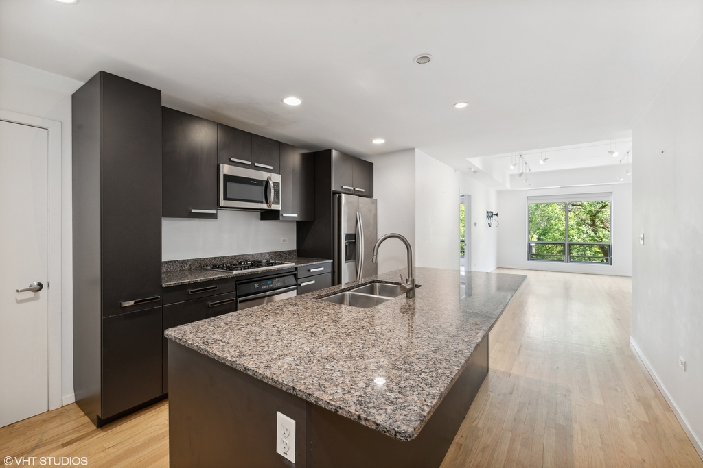 1422 N La Salle Drive - Photo 1