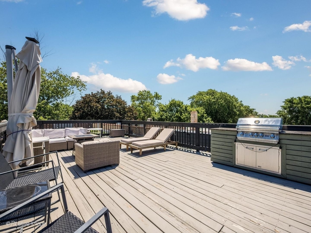 5746 N Washtenaw Avenue - Photo 7