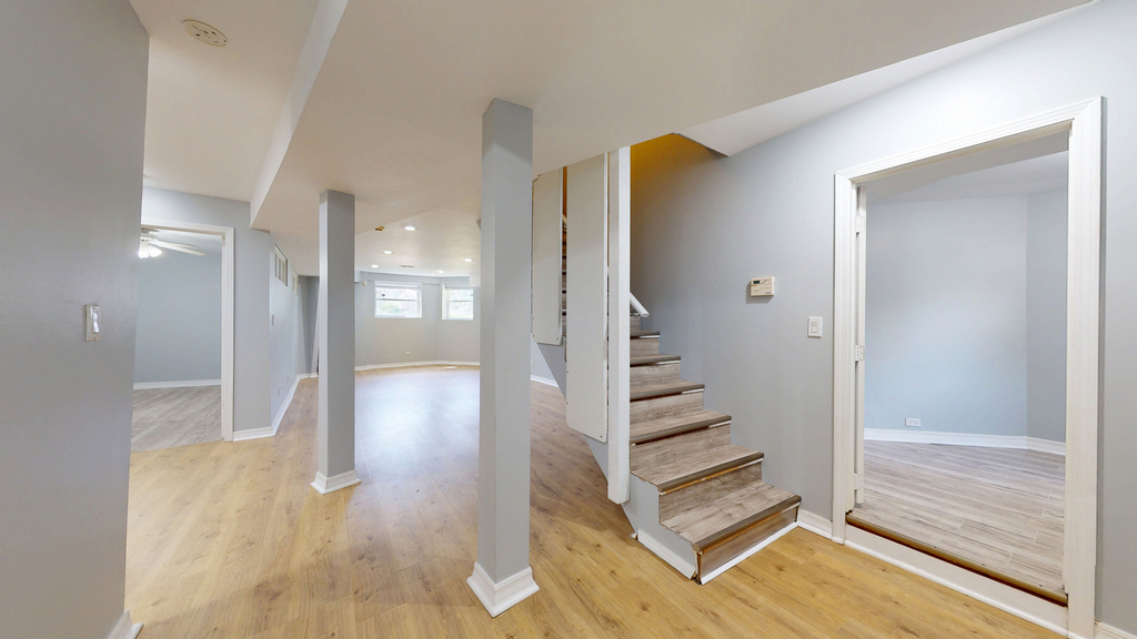 1228 W Glenlake Avenue - Photo 7