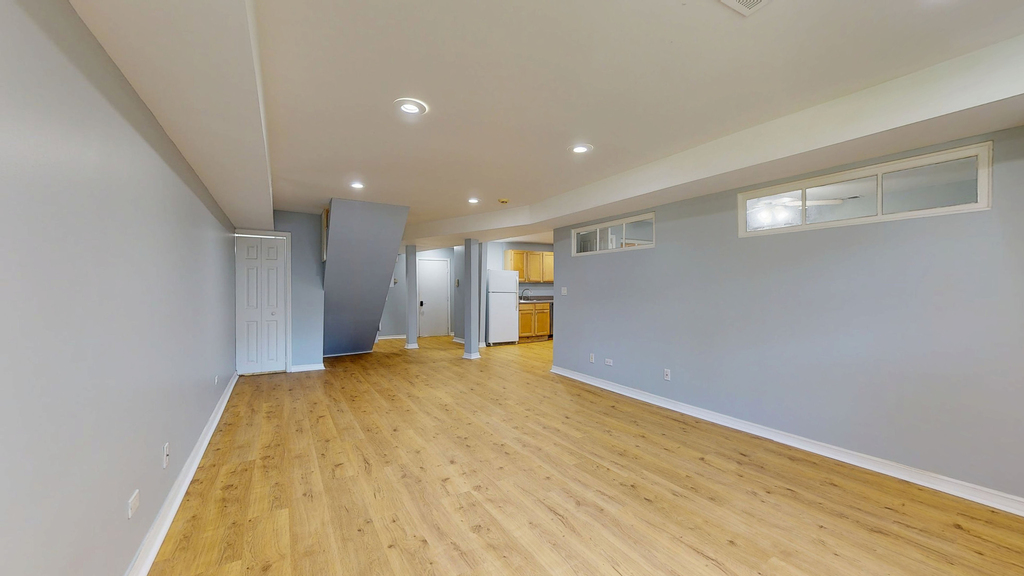 1228 W Glenlake Avenue - Photo 2