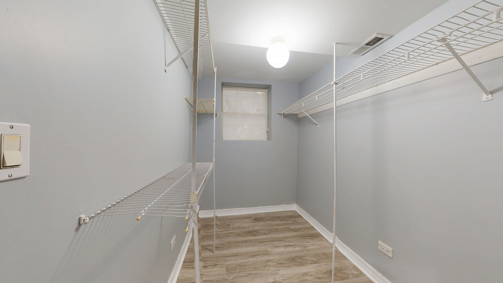 1228 W Glenlake Avenue - Photo 5