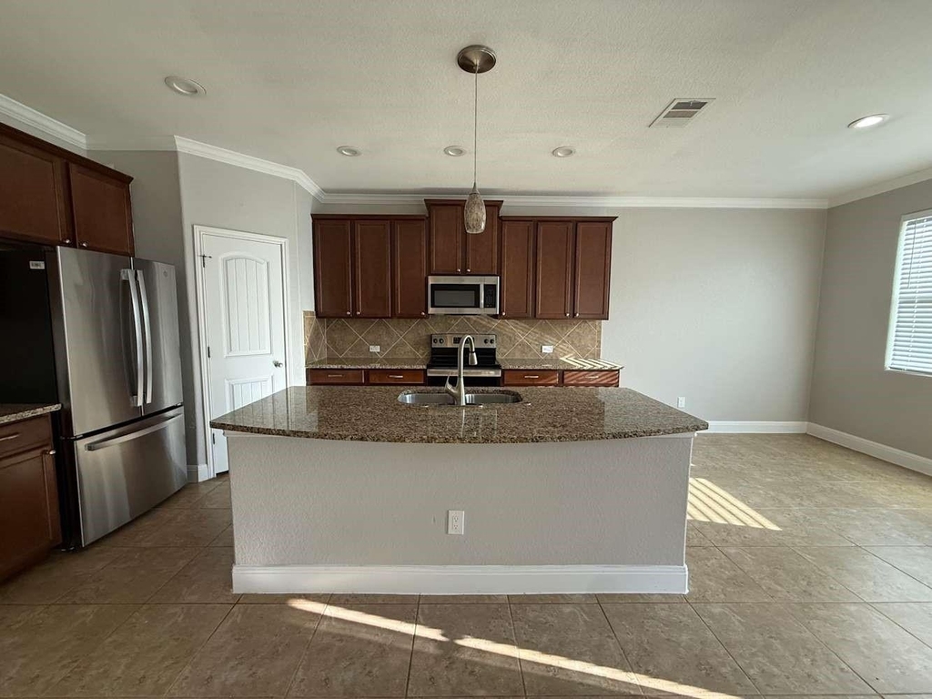 2527 Middleground - Photo 4