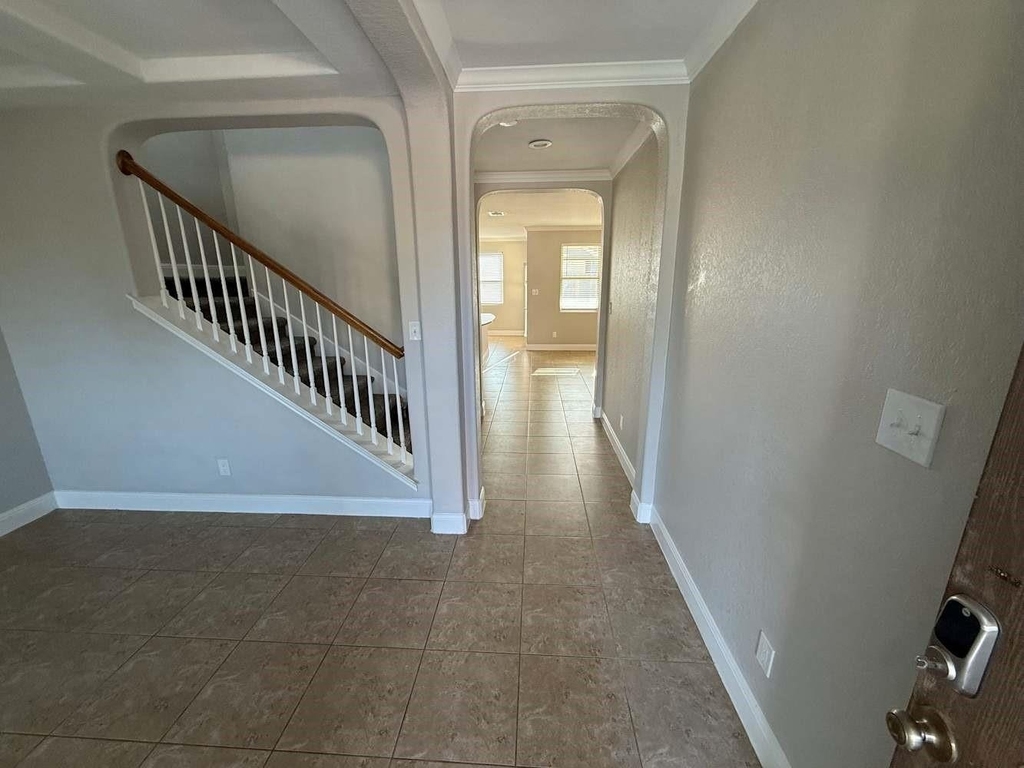 2527 Middleground - Photo 1