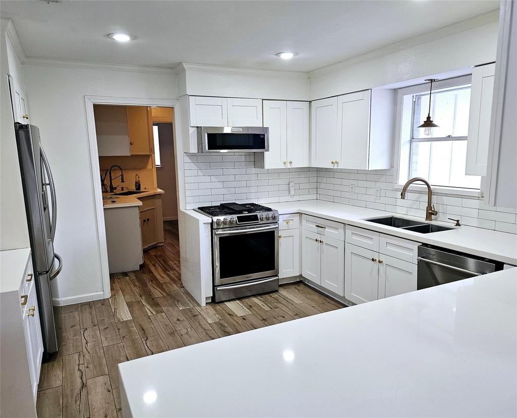 9738 Braesmont Drive - Photo 1