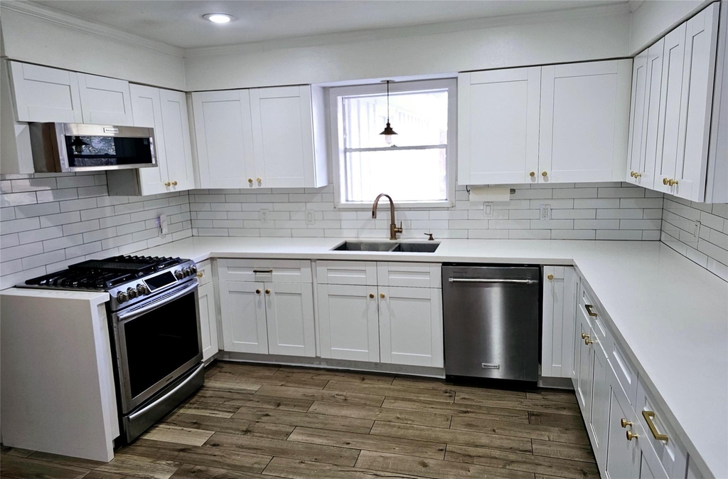 9738 Braesmont Drive - Photo 2