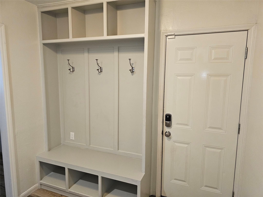 9738 Braesmont Drive - Photo 10