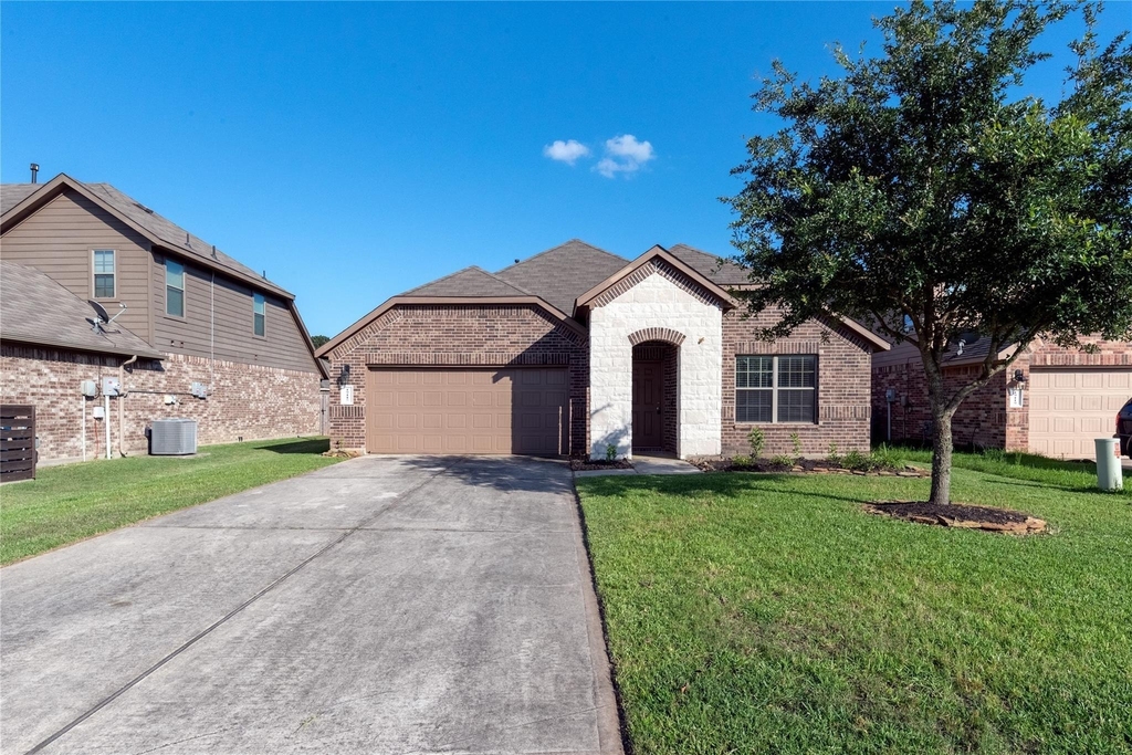 19115 Warlander Court - Photo 0