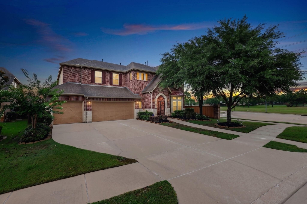 10423 Hatcher Drive - Photo 2