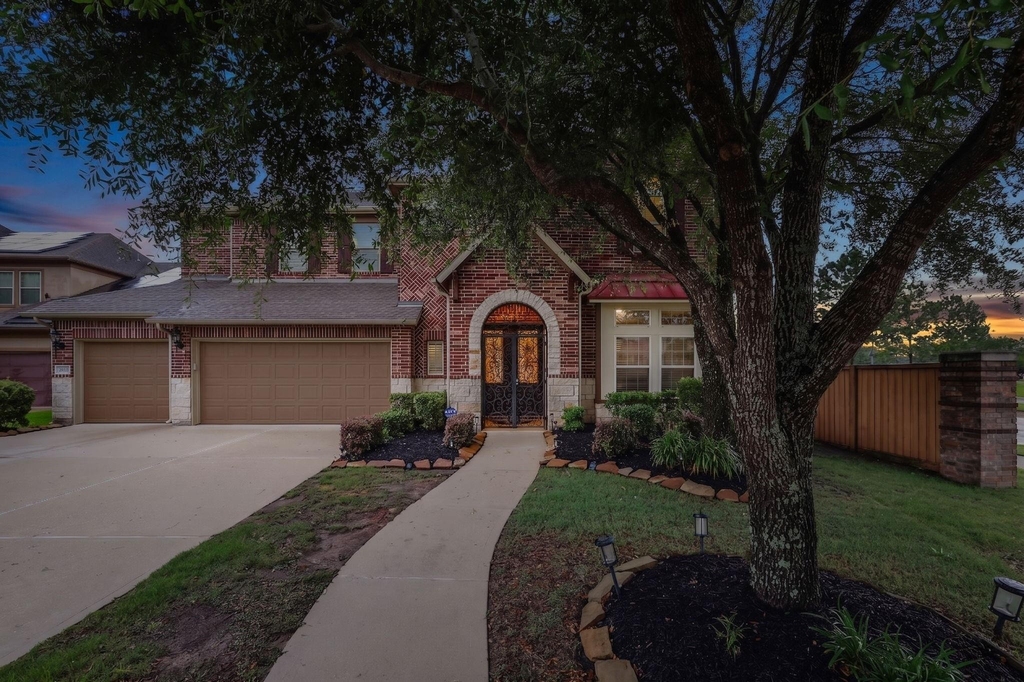 10423 Hatcher Drive - Photo 0