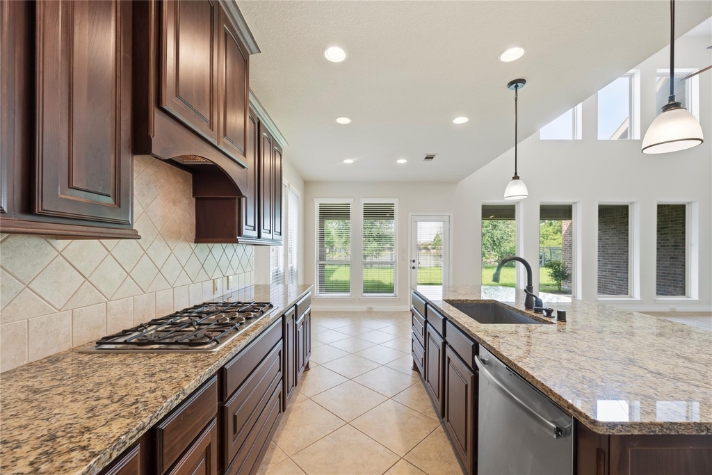 20323 Mary Point Lane - Photo 15