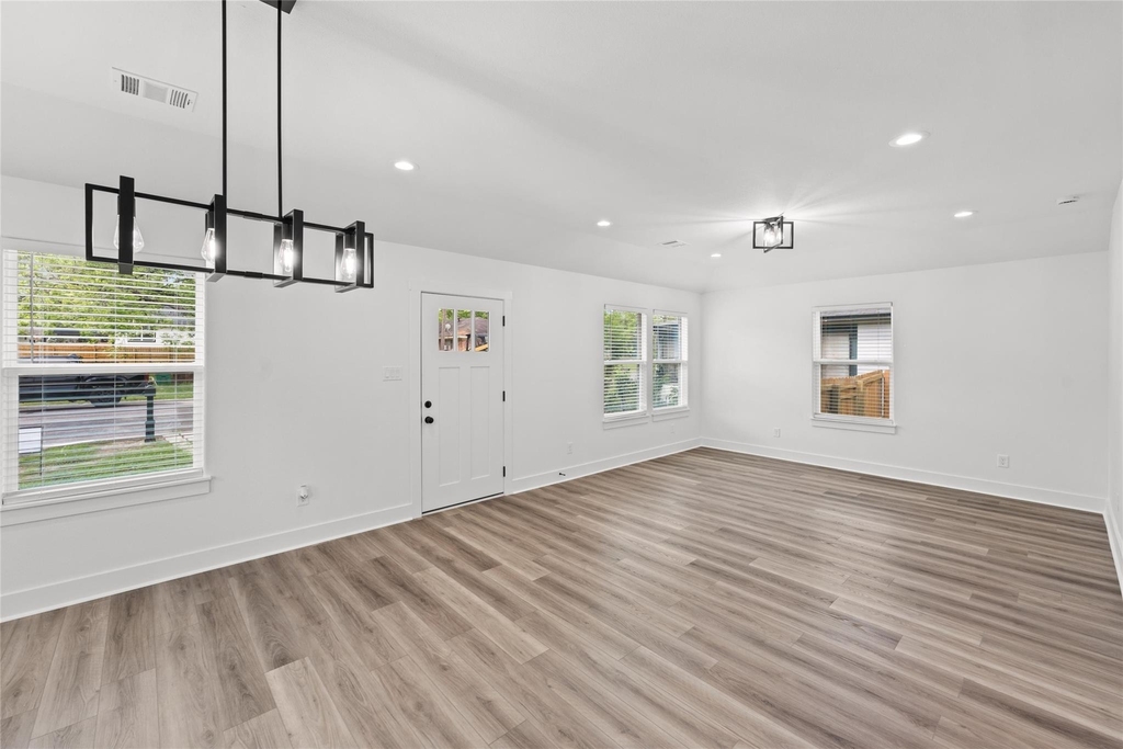 514 W Wilkins Street - Photo 4