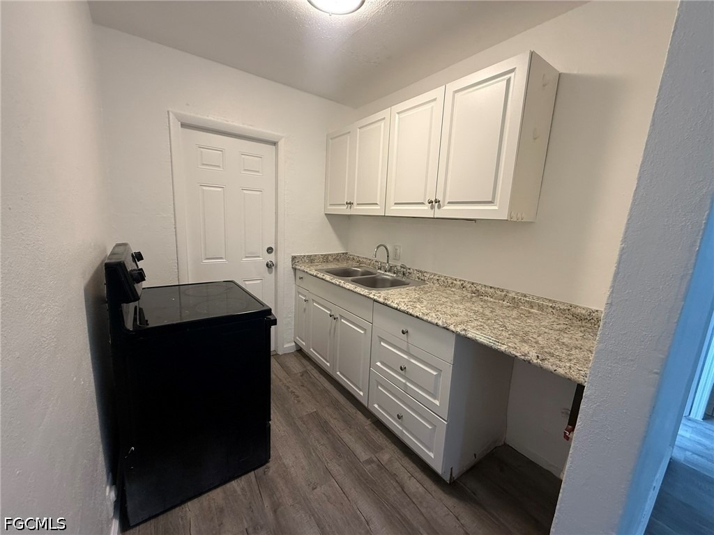 3033 2nd Street - Photo 2