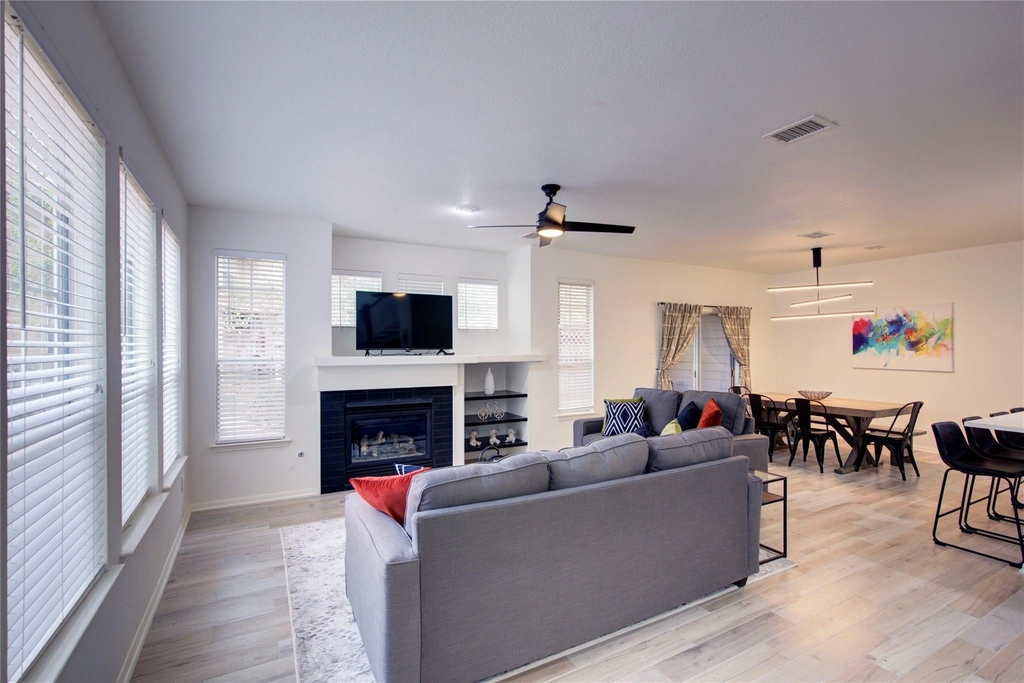 76 Scarlet Woods Court - Photo 5