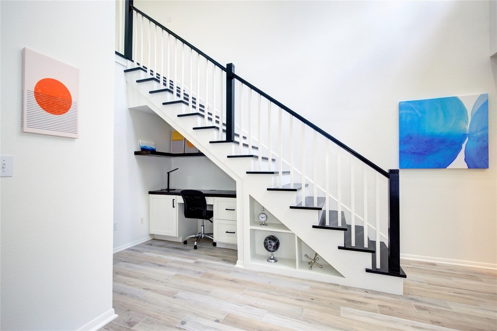 76 Scarlet Woods Court - Photo 3