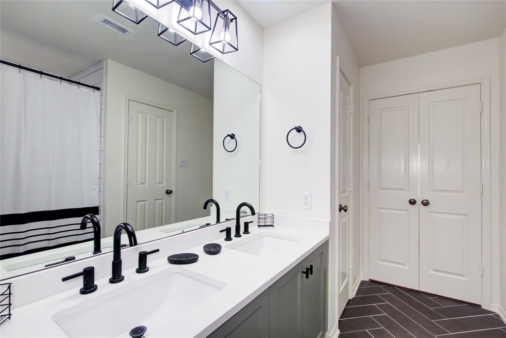 76 Scarlet Woods Court - Photo 19