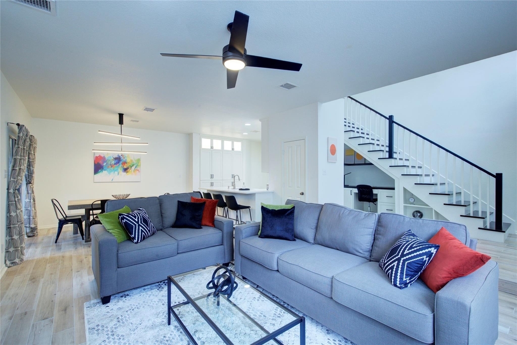 76 Scarlet Woods Court - Photo 4