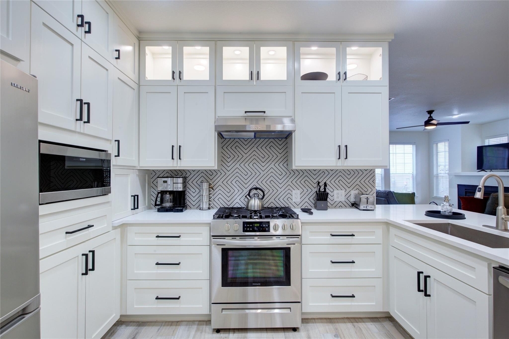76 Scarlet Woods Court - Photo 9