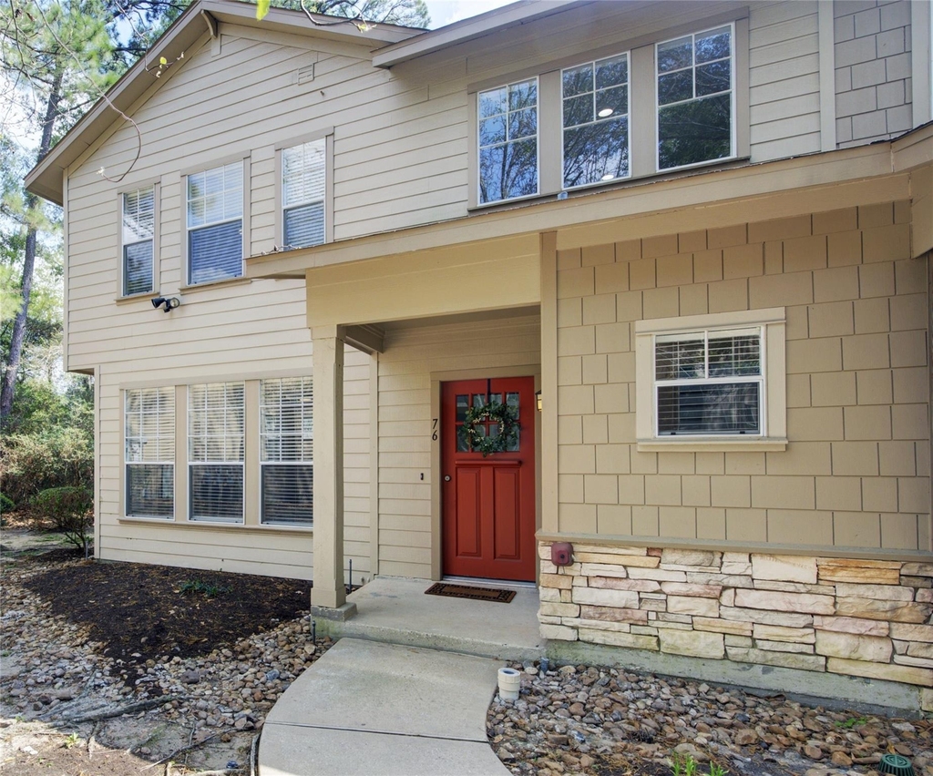 76 Scarlet Woods Court - Photo 1
